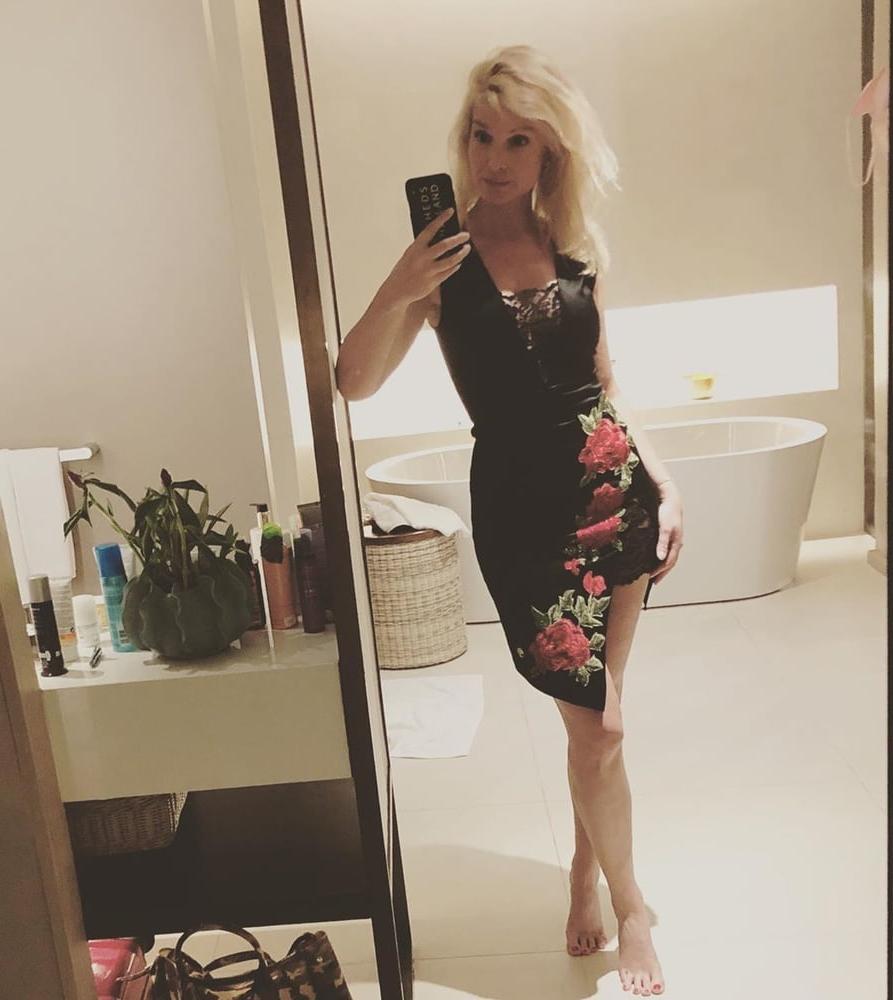25P Amazing Milf 5