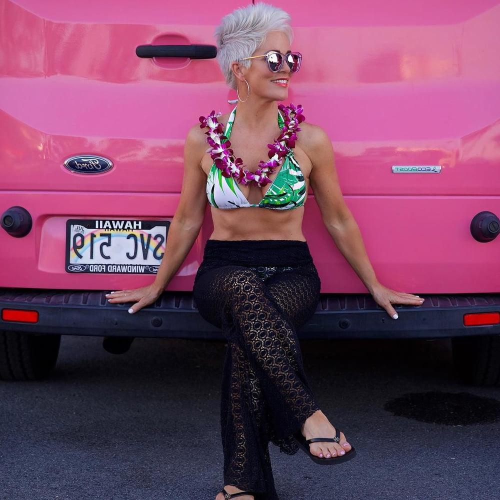 25P Amazing Milf 6