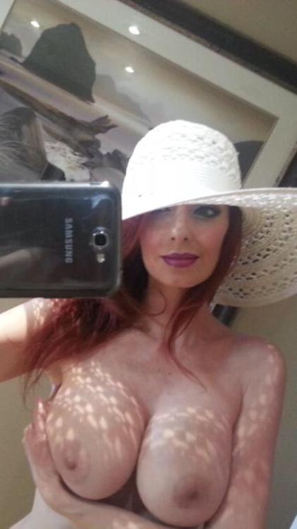 25P Beautiful and Busty MILFs 31
