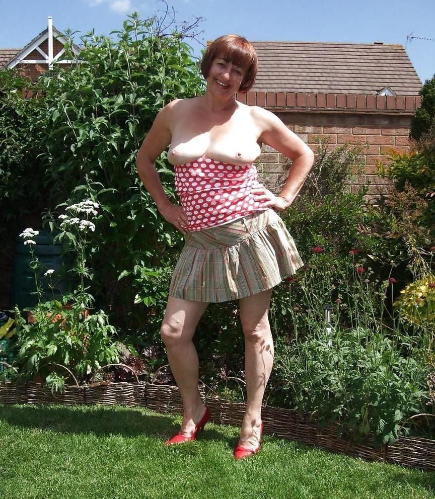 25P Nice uk milf