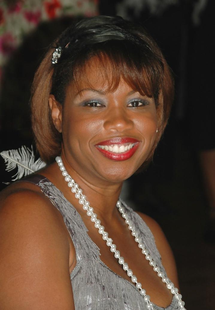 20P Sexy Ebony housewives