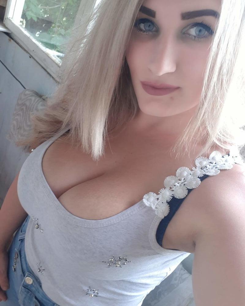 25P Beautiful and Busty MILFs 30