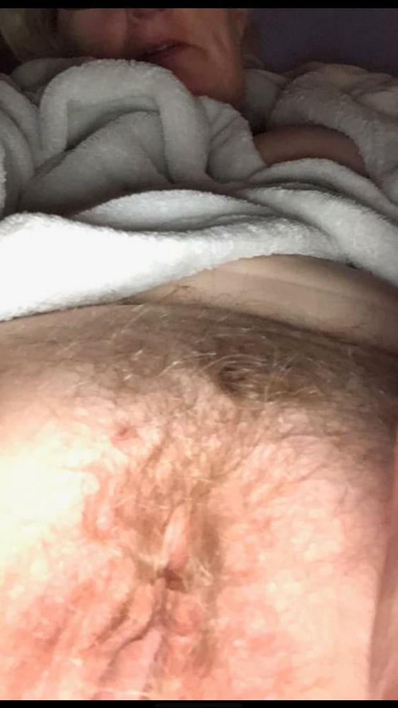 9P Milf wife naked