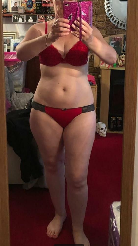 9P Milf wife naked