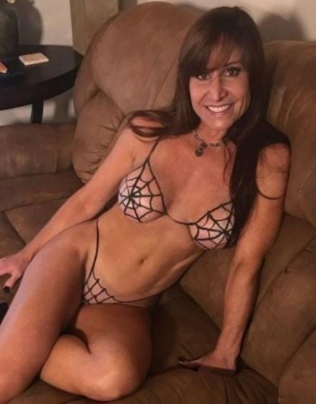 25P Sexy MILF's