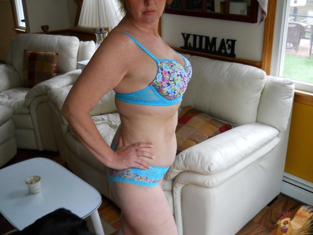 25P Kirsten Slut MILF Exposed