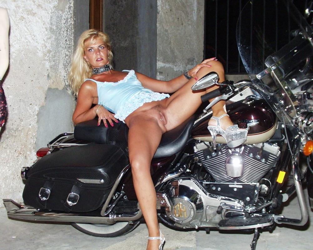 25P Coco the slut