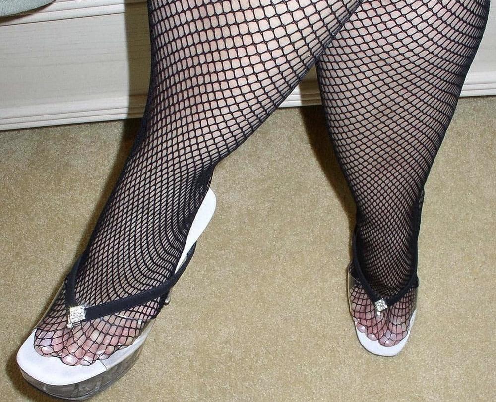 25P Everyones favorite Milf in Fishnets