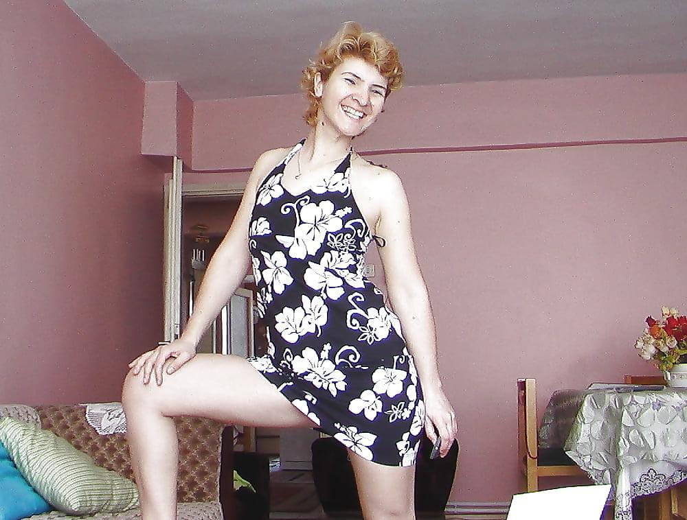 25P Turkish MILFS Mom Amateur Turkey 2