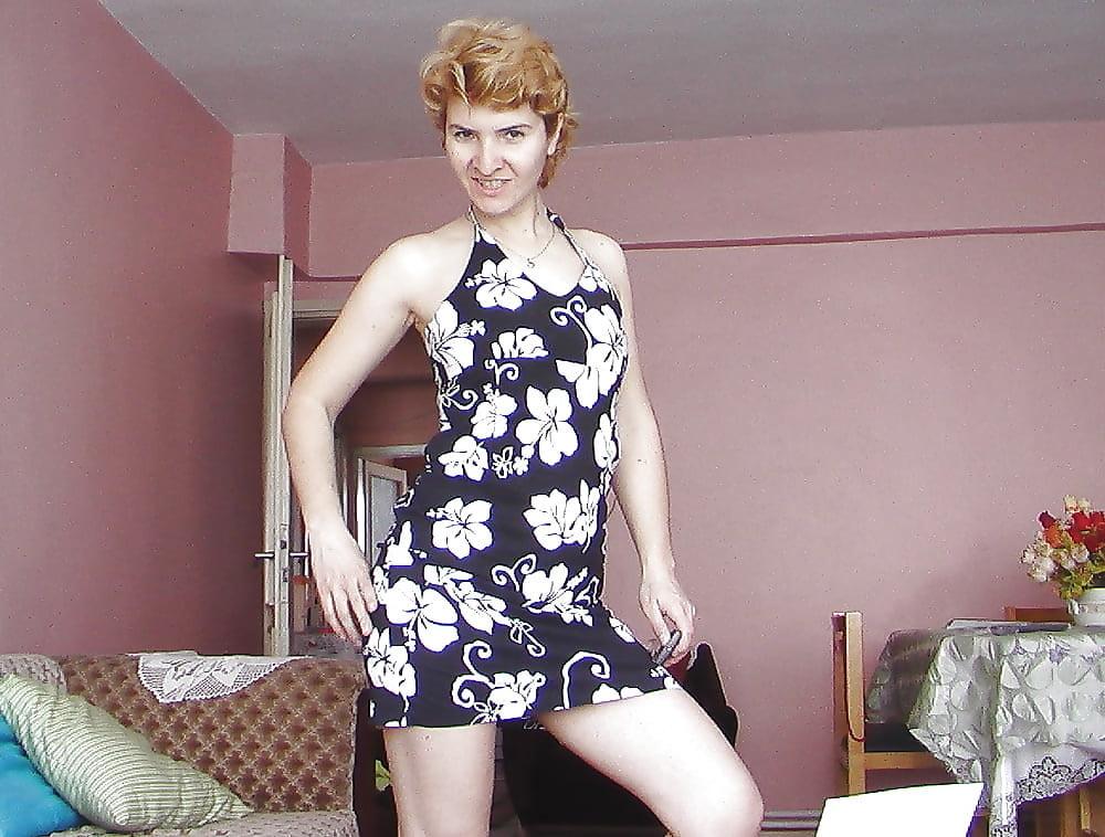 25P Turkish MILFS Mom Amateur Turkey 2