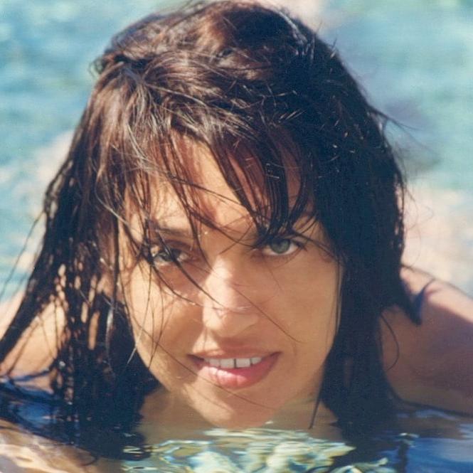 25P Greek milf