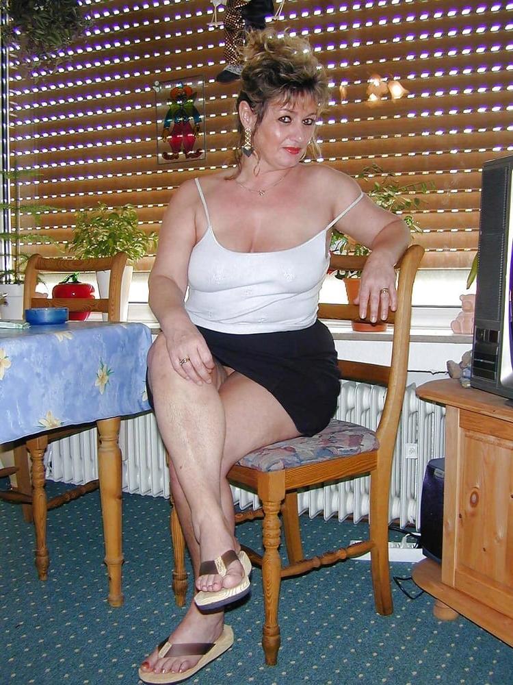 25P HOT AMATEUR MATURE WIFE