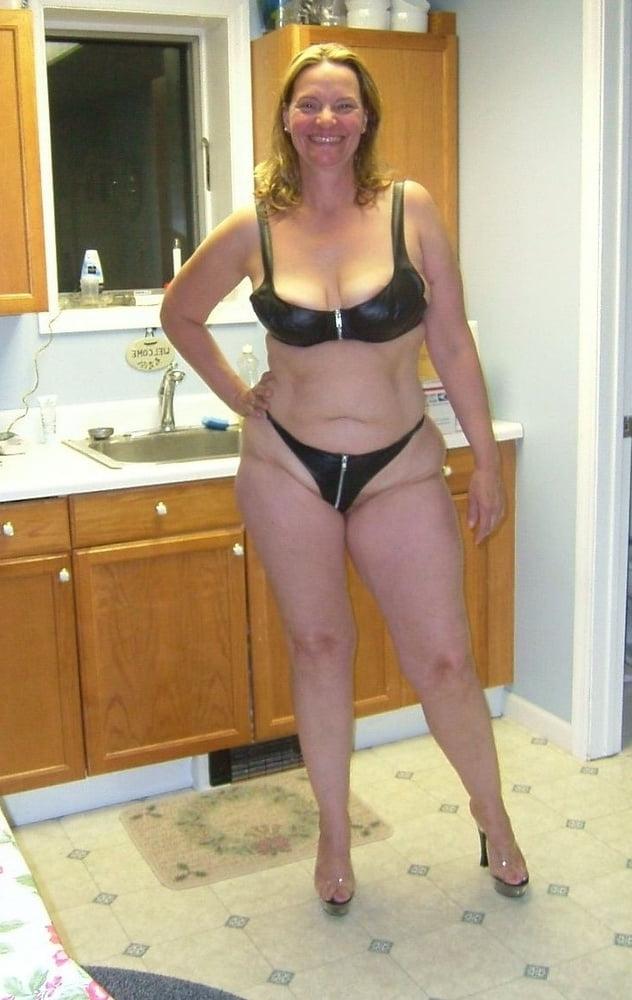 25P dressed for more........ (milfs and matures)