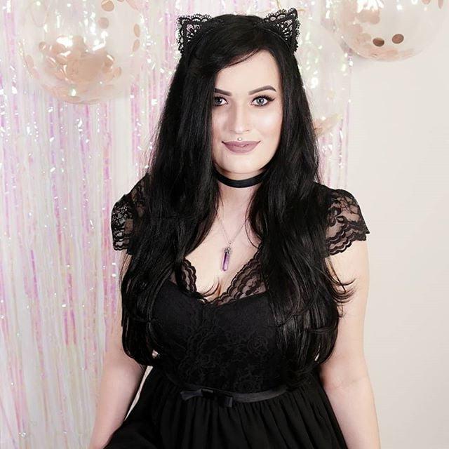 25P Slut Youtuber: K