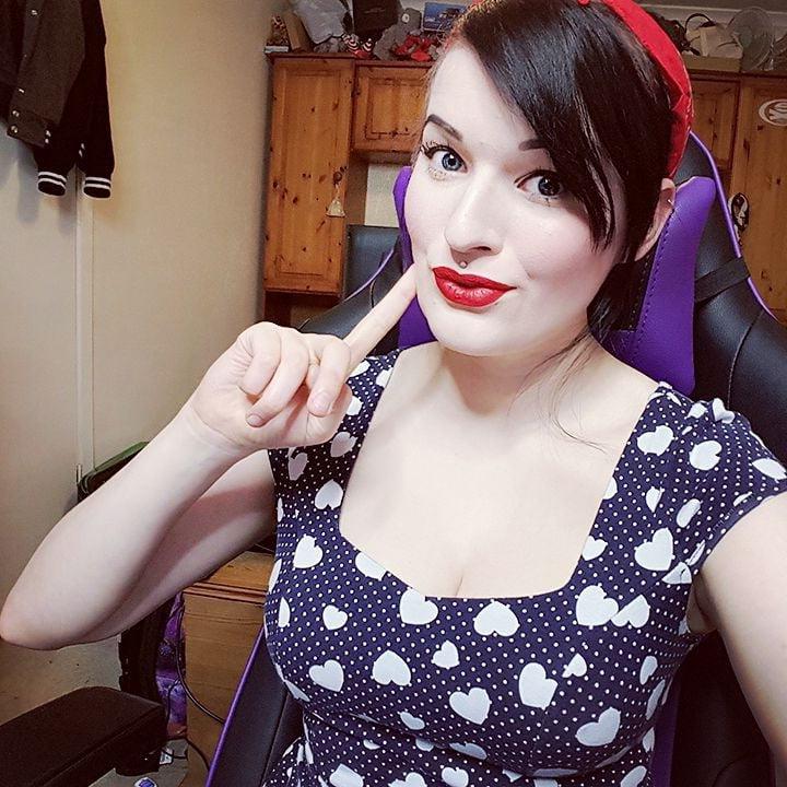 25P Slut Youtuber: K