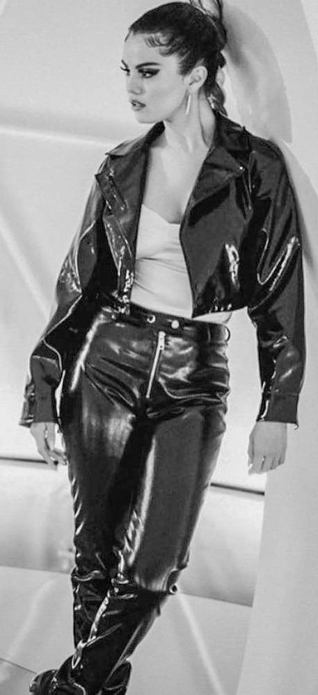 25P Sexy slut Selena Gomez 14