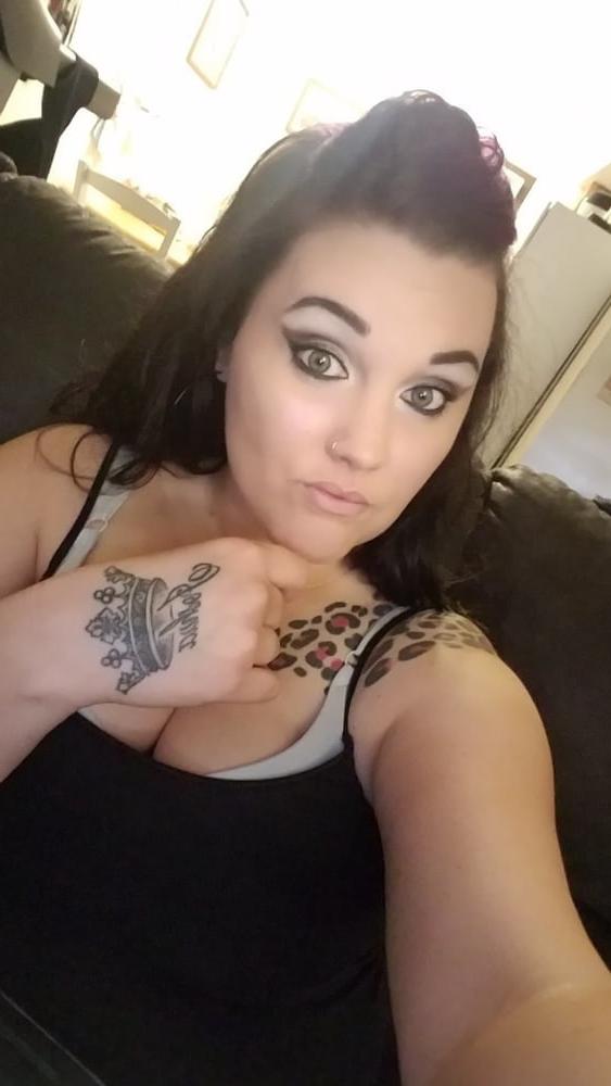 17P White Trash Slut
