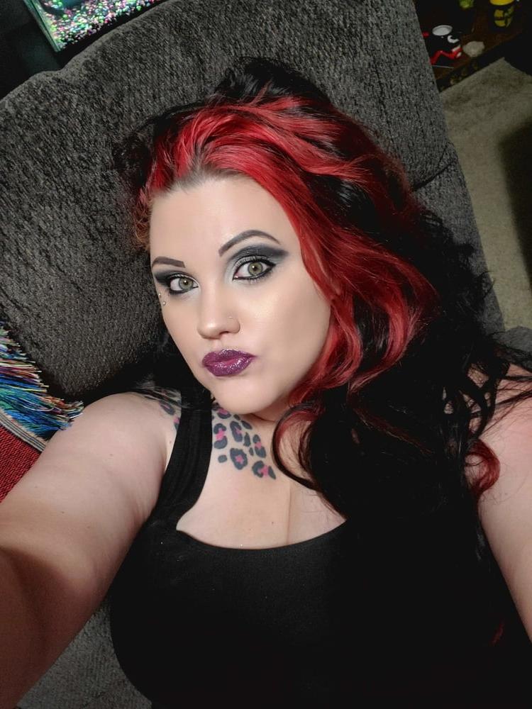 17P White Trash Slut