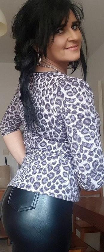 25P Anna milf