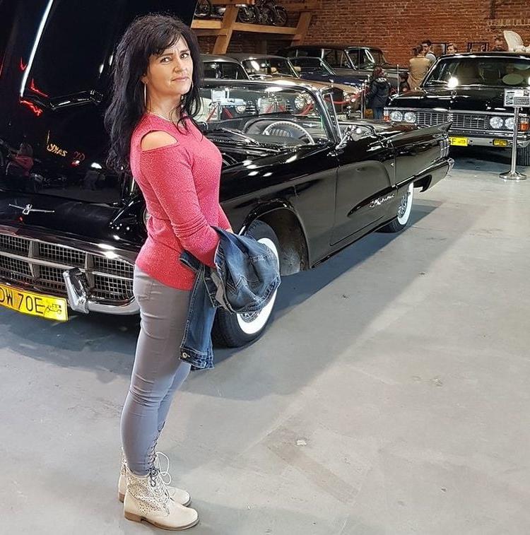 25P Anna milf