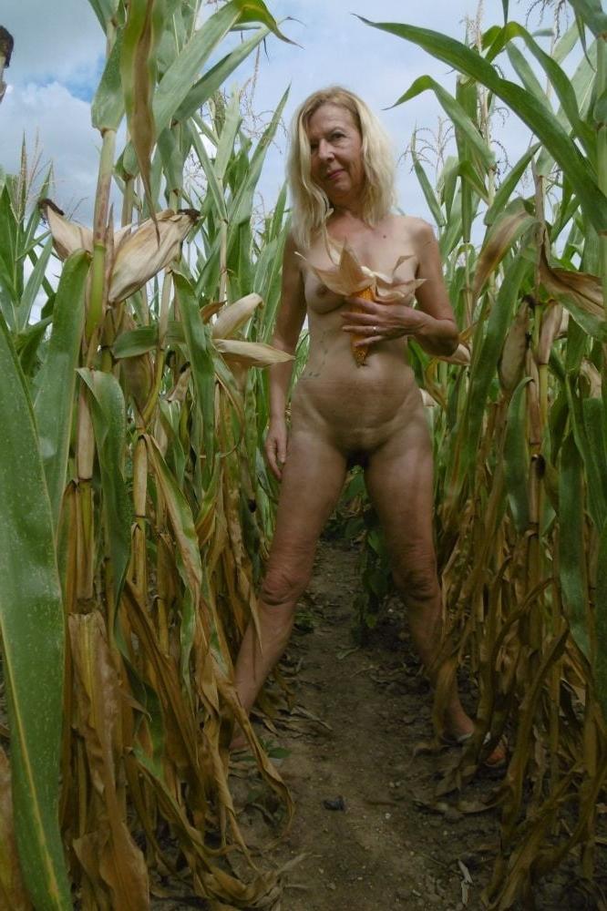 25P nice milf