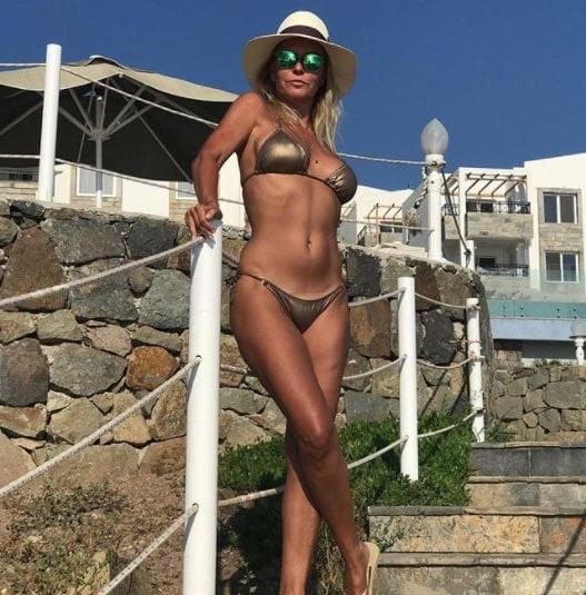 25P Mom MILF Summer Bikini Mix Xhamster Voyeur