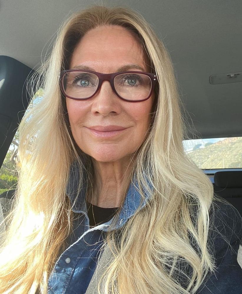 25P Amazing Milf 11