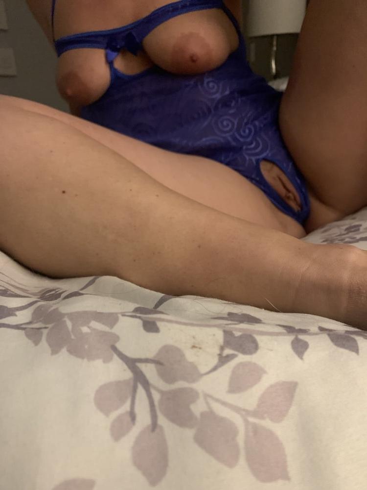 19P exposed hot milf