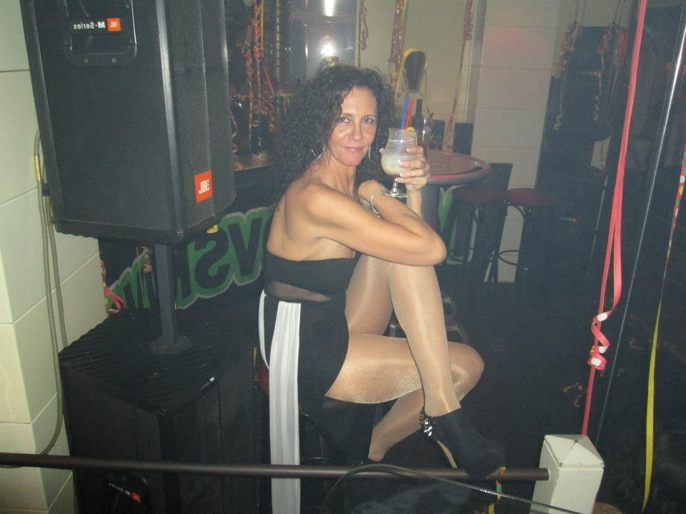 25P Hot amateur bar lady Petra so horny