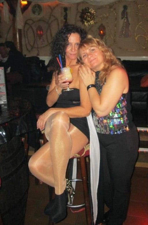 25P Hot amateur bar lady Petra so horny