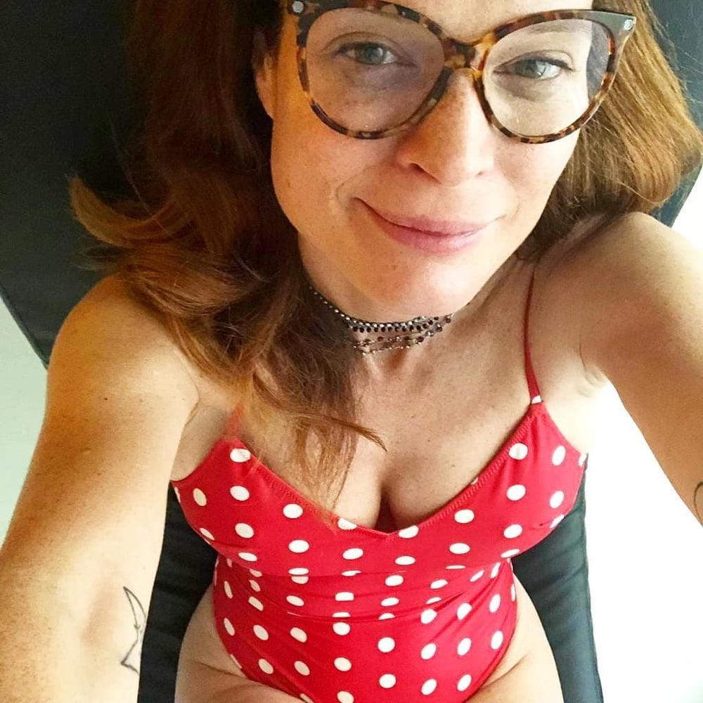 25P Amazing Milf 7