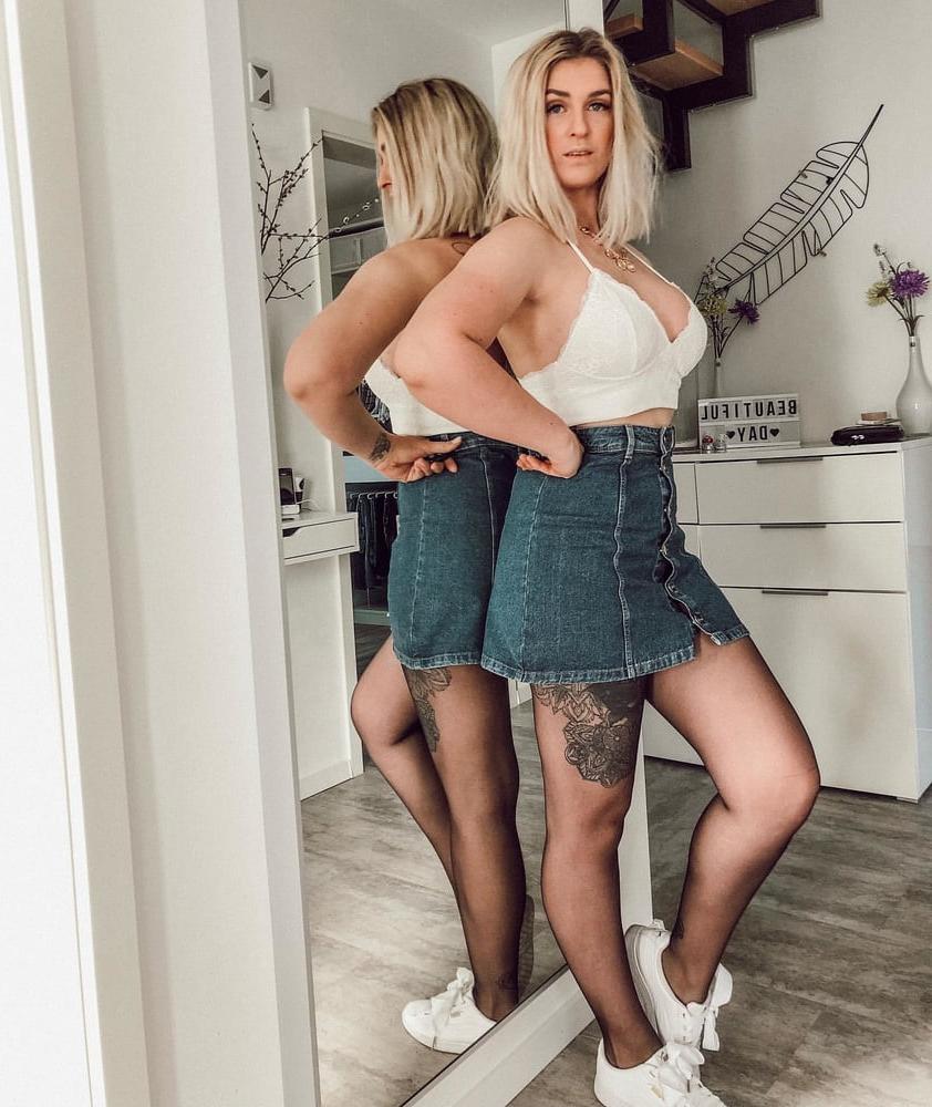 25P Pantyhosed Blonde Tramp Stamp Slut
