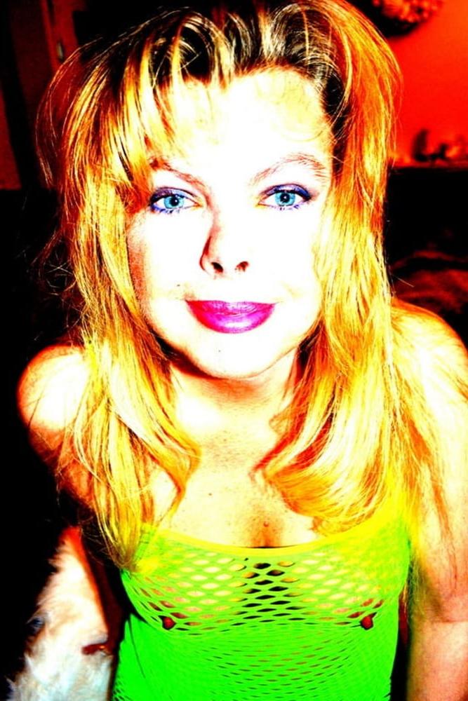 25P Hot USA MILF Blond Mary - Spread, share and expose my picss