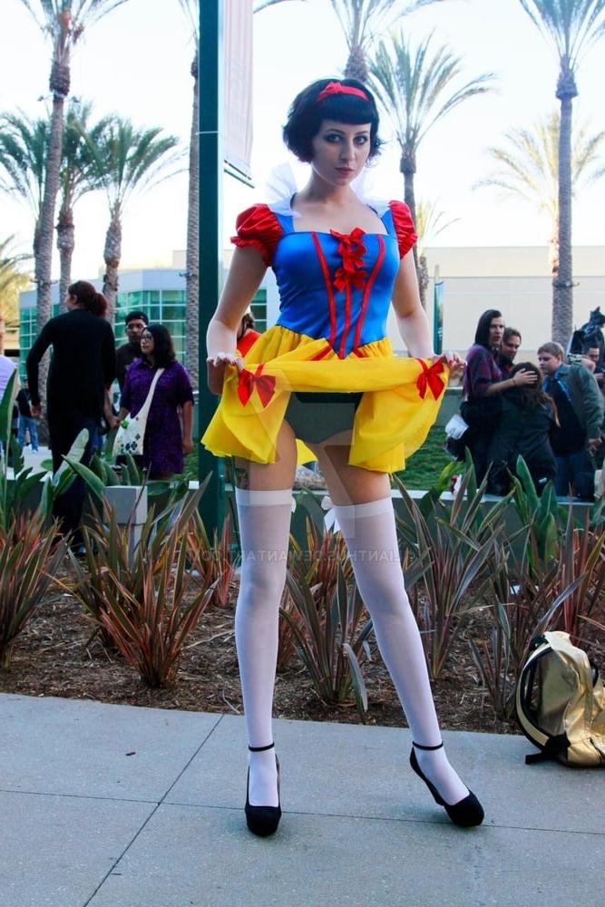 25P SNOW WHITE COSPLAY flexible ass legs stocking panties milf