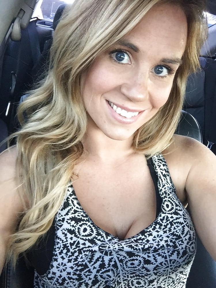 17P Blonde MILF with huge tits taking selfies