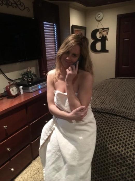17P Blonde MILF with huge tits taking selfies