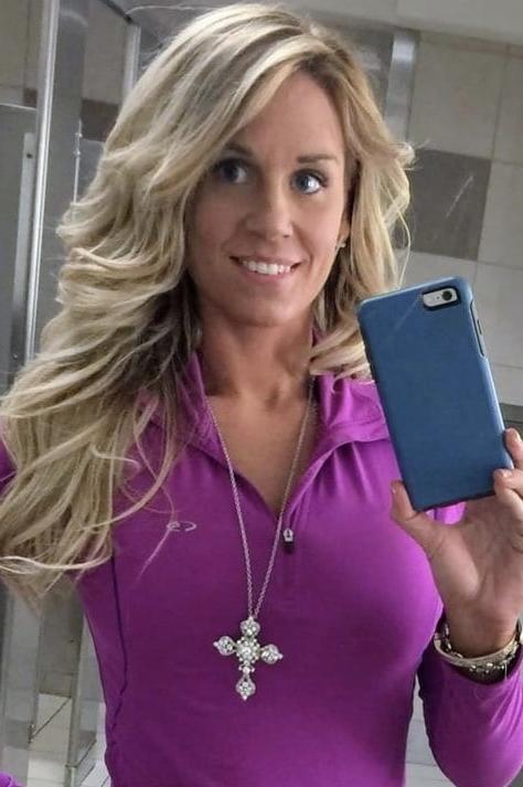 17P Blonde MILF with huge tits taking selfies