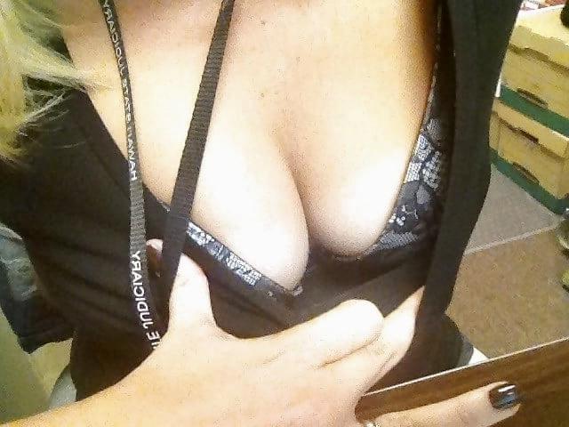 25P Sexy Big Tit Curvy MILF From Hawaii Shows Meaty Cunt