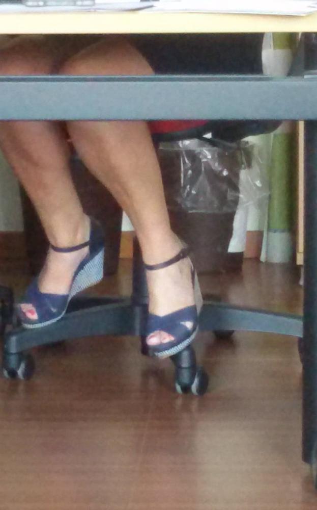 9P Legs and feet milf