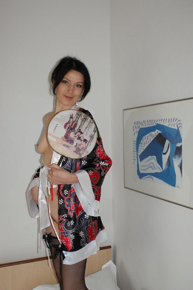 25P Milf expose