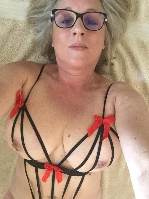 20P Exposed Matures, Milfs and Wives 18