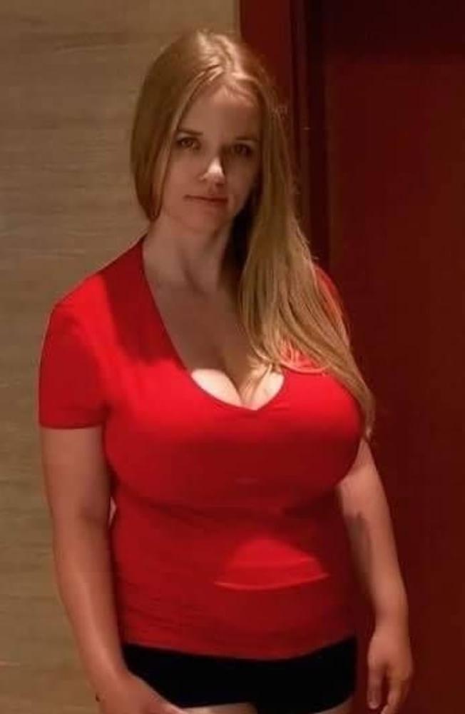 25P Beautiful and Busty MILFs 27
