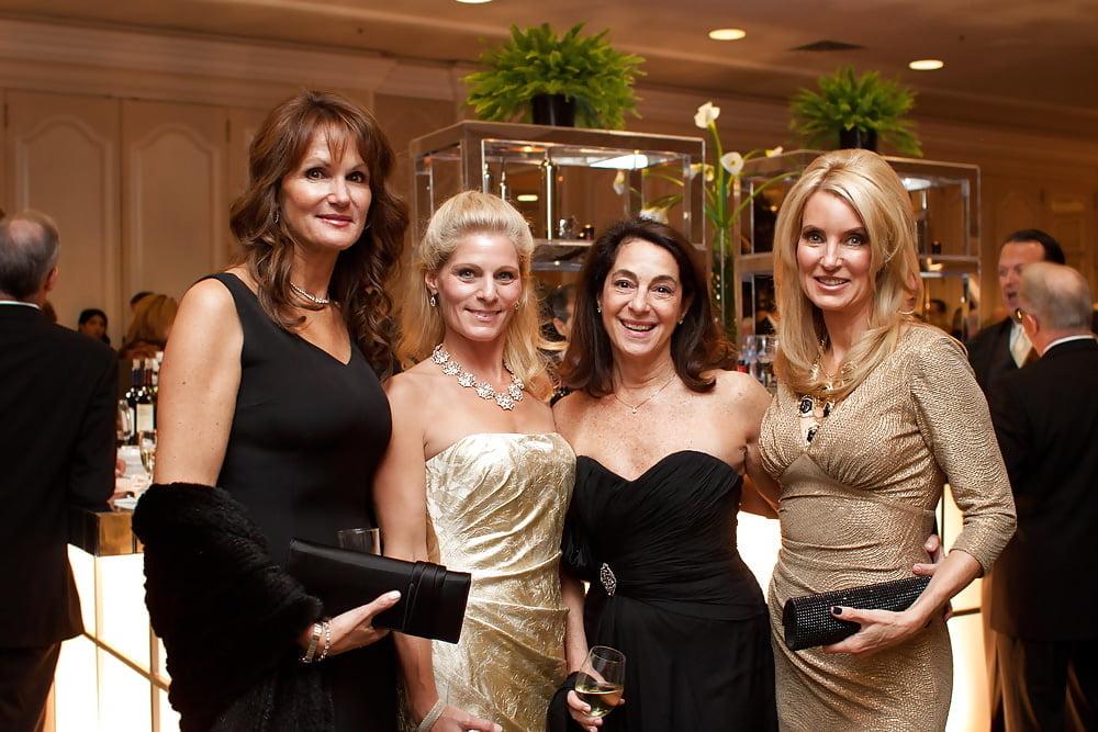 20P Which Milf Would You Pick 5?  Comments.