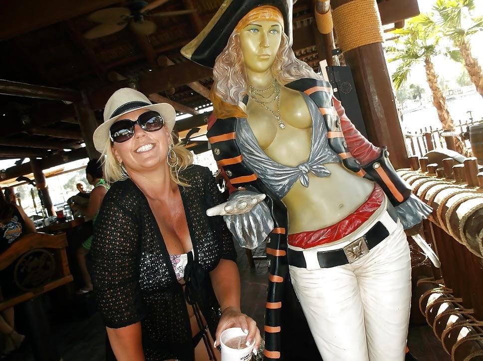 25P Quality MILFs - 1