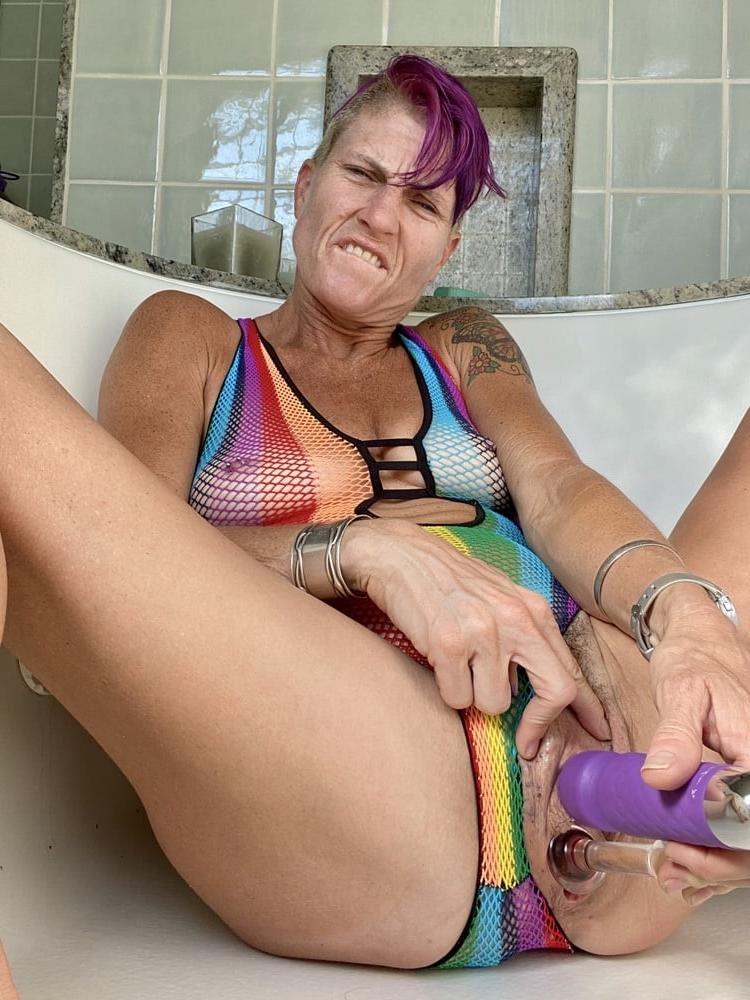 14P Yoga Milf Slut