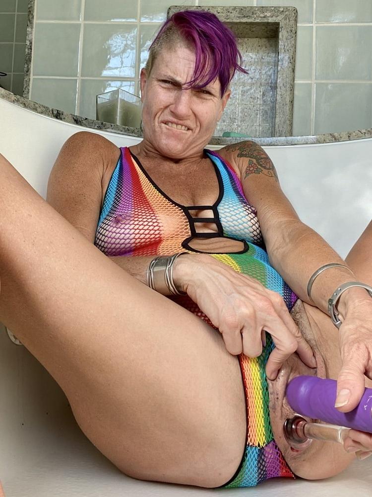 14P Yoga Milf Slut