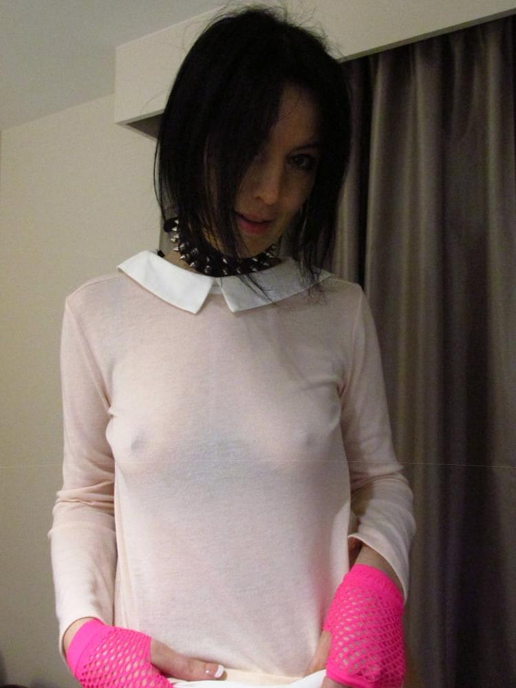 25P Brunette milf