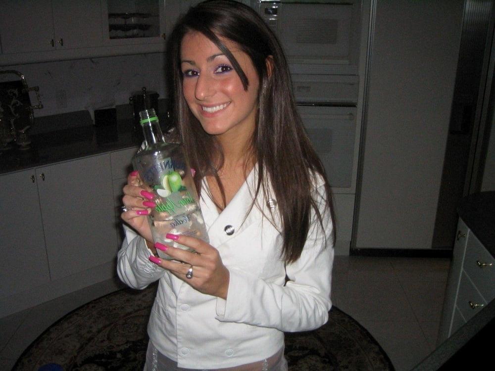25P BRUNETTE AMATEUR