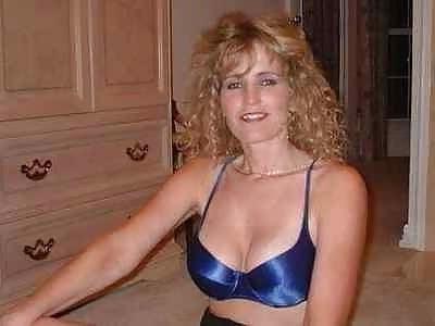 25P Busty MILF