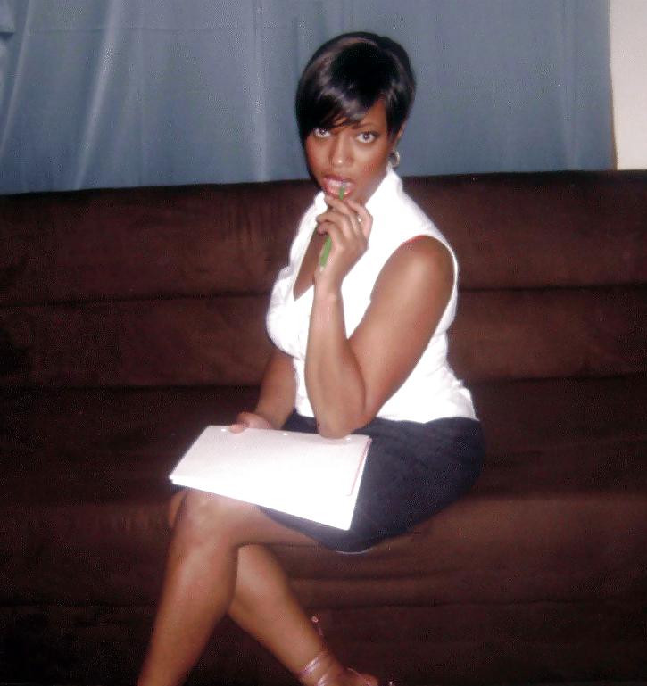 10P Fine ebony neighbor who fucks me silly